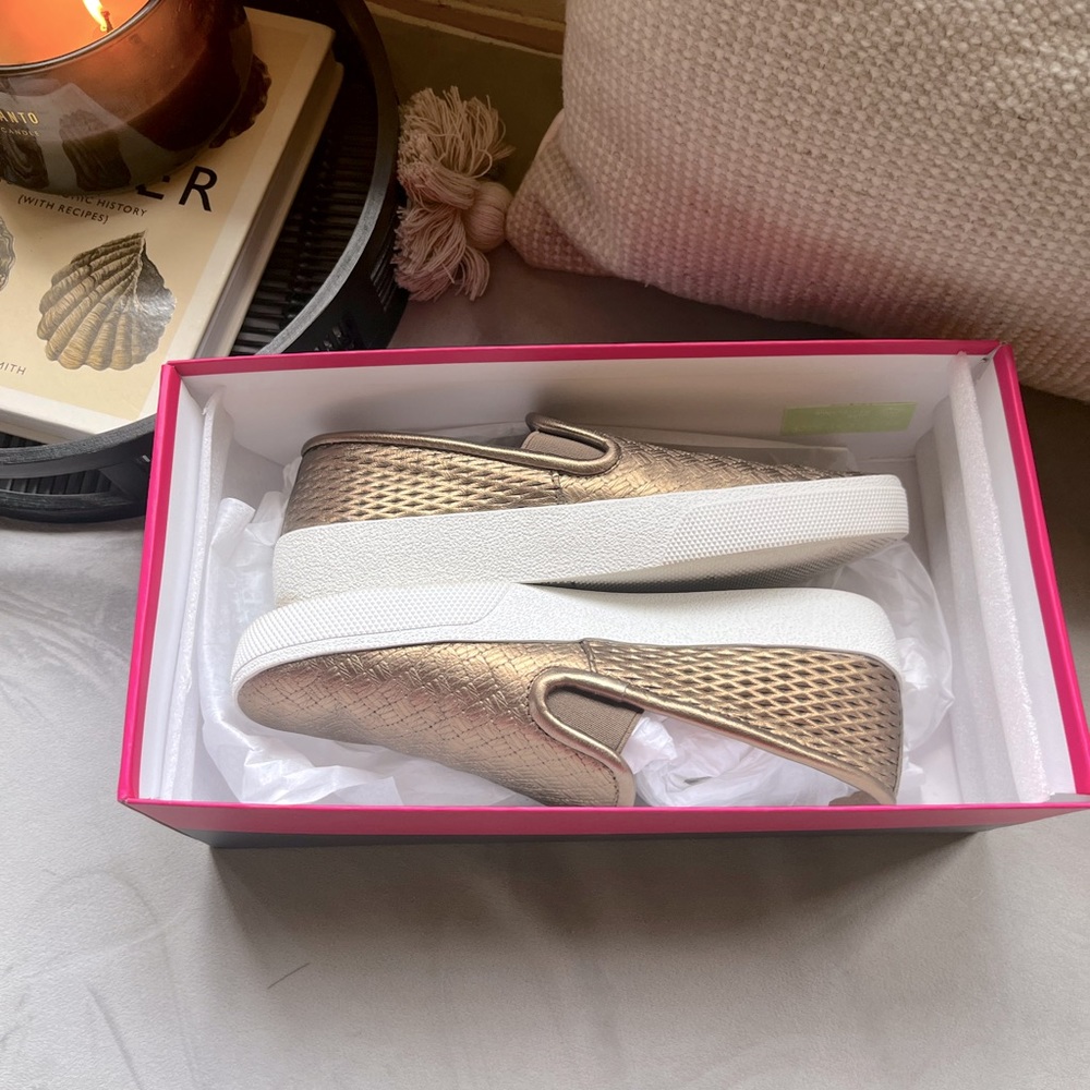 Vince Camuto flats